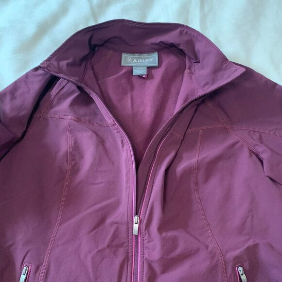 Ariat Tek Plum Zip Up Fitted Lightweight Agile Soft Shell Jacket Sz Medium - Picture 2 of 7
